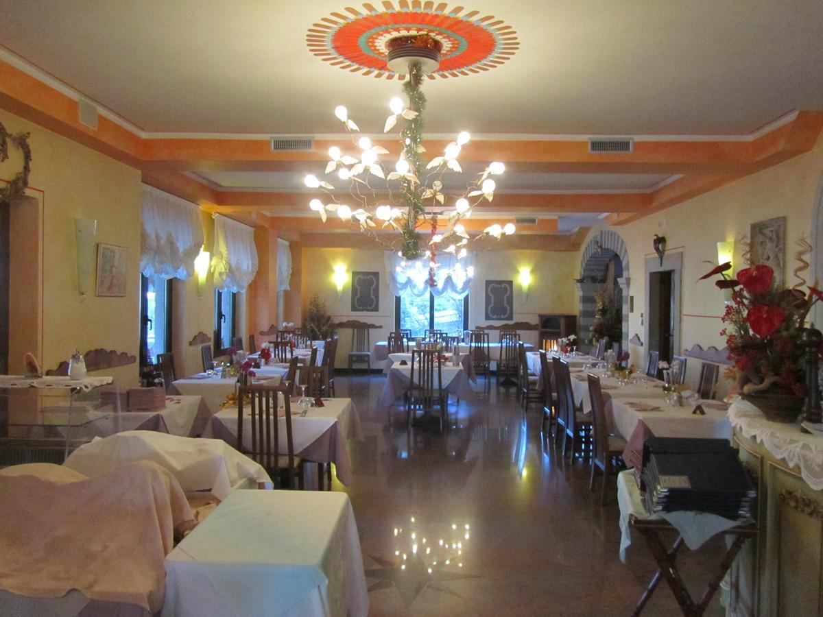 Albergo Ristorante Conca Azzurra コーリコ エクステリア 写真