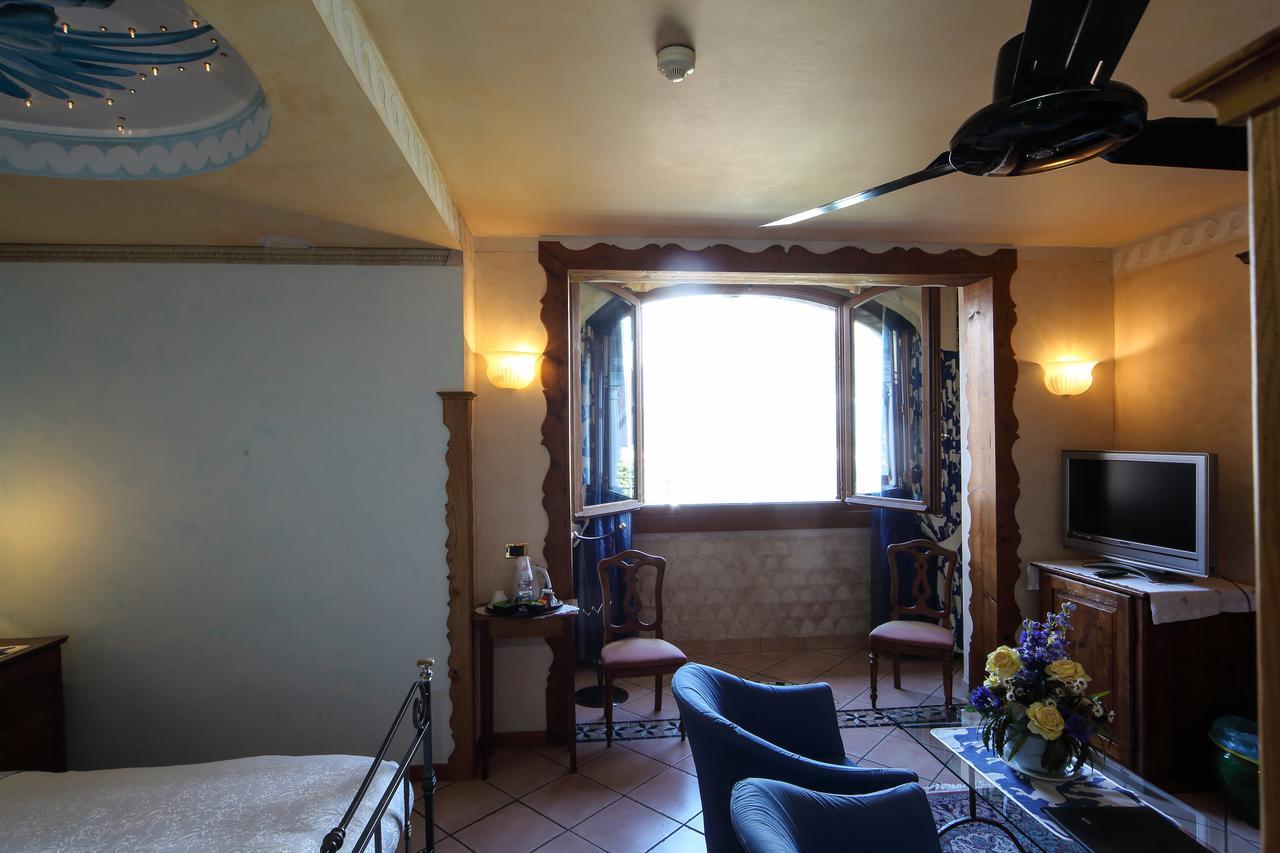 Albergo Ristorante Conca Azzurra コーリコ エクステリア 写真